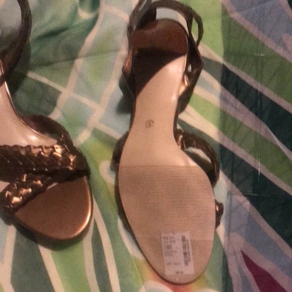 Worthington 7 1/2 Sandel bronze color - Picture 2 of 3